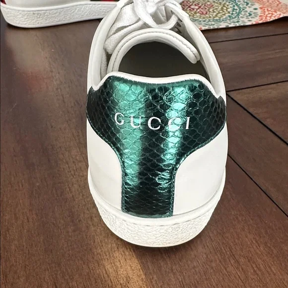 GUCCI Ace Bee Embroidered White
Leather Sneakers - Picture 10 of 16